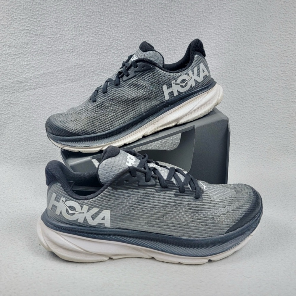 Hoka One One Clifton 9 Running Sneakers Youth Shoes Size 7 Grey Low Top Athletic